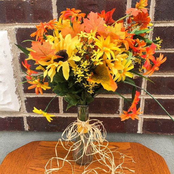 Flower Bunch In 9" Glass Vase - Picture 4 of 5